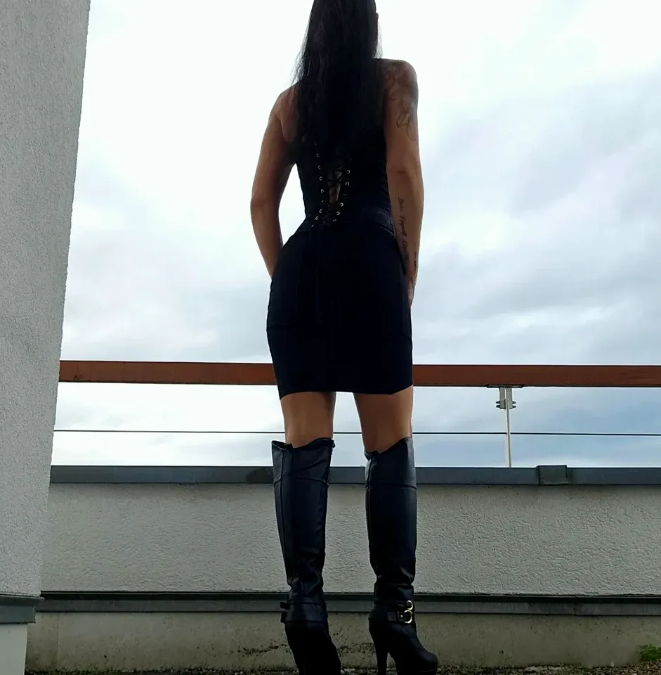 Emily, 35