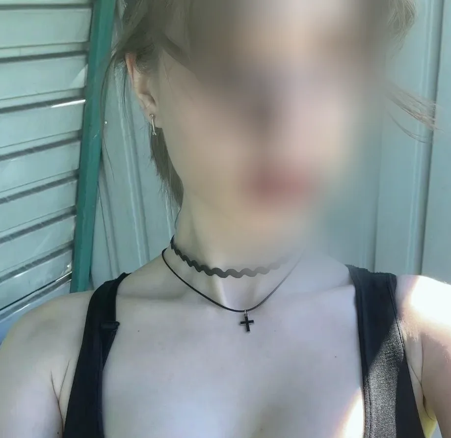 Laura, 21