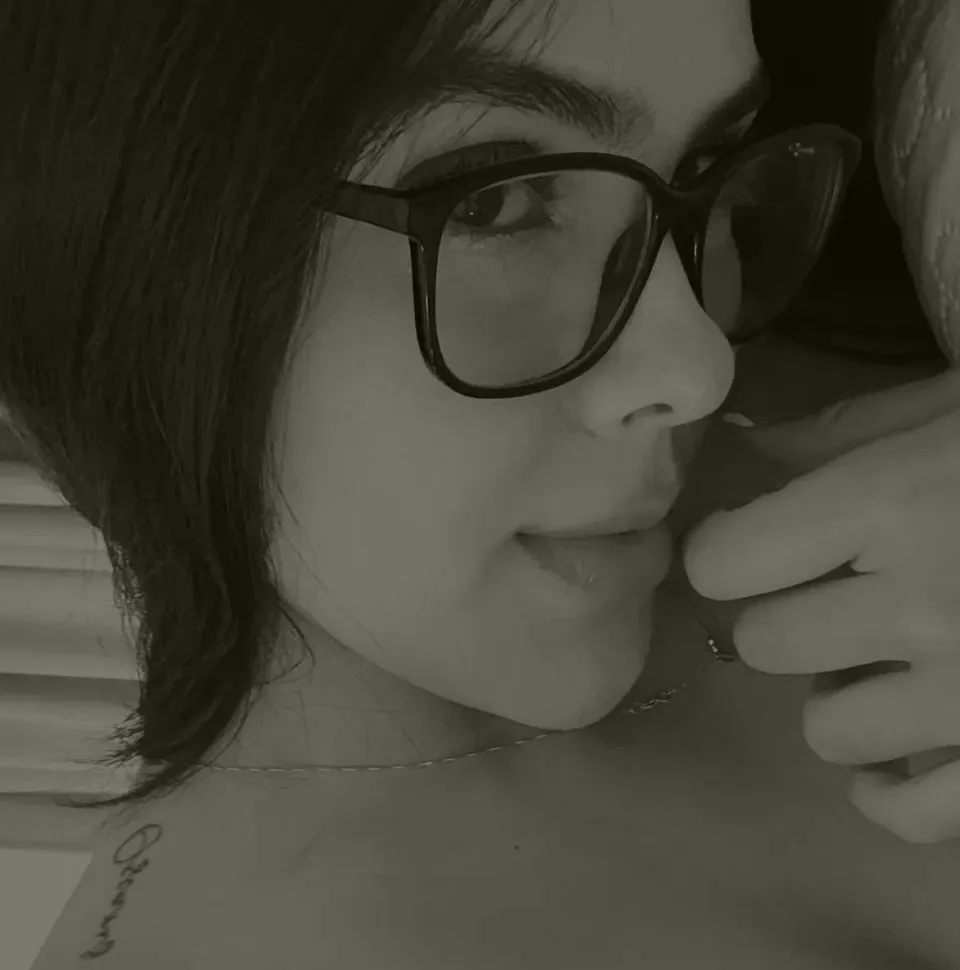 Maja, 23