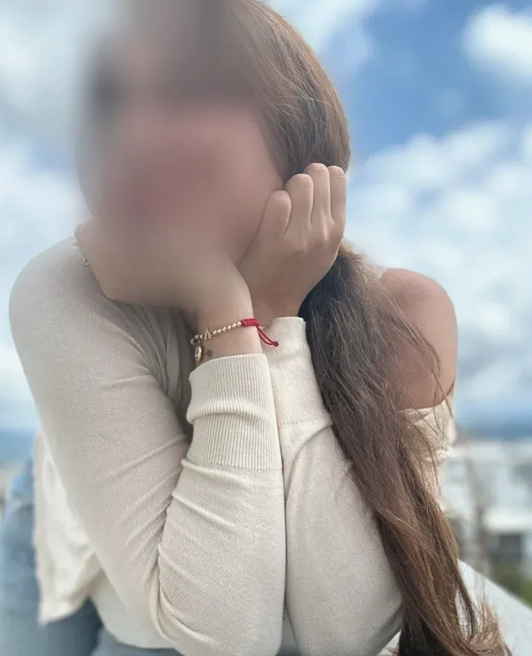Özlem, 32