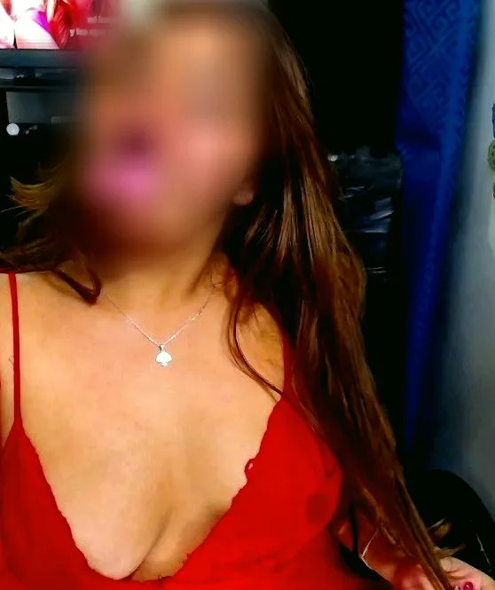 Rebecca, 27